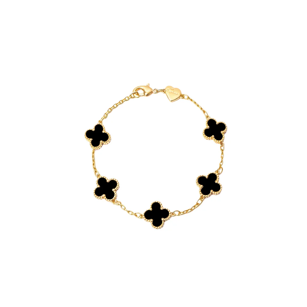 Vilde Bracelet – Gullbelagt armbånd med sort blomst v:2736174 Vilde Bracelet – Gullbelagt armbånd med sort blomst v:2736174